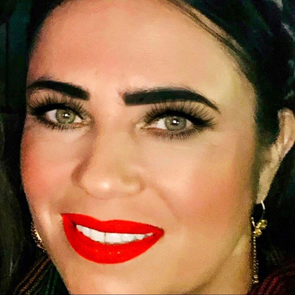 Meet your Posher, Yanel